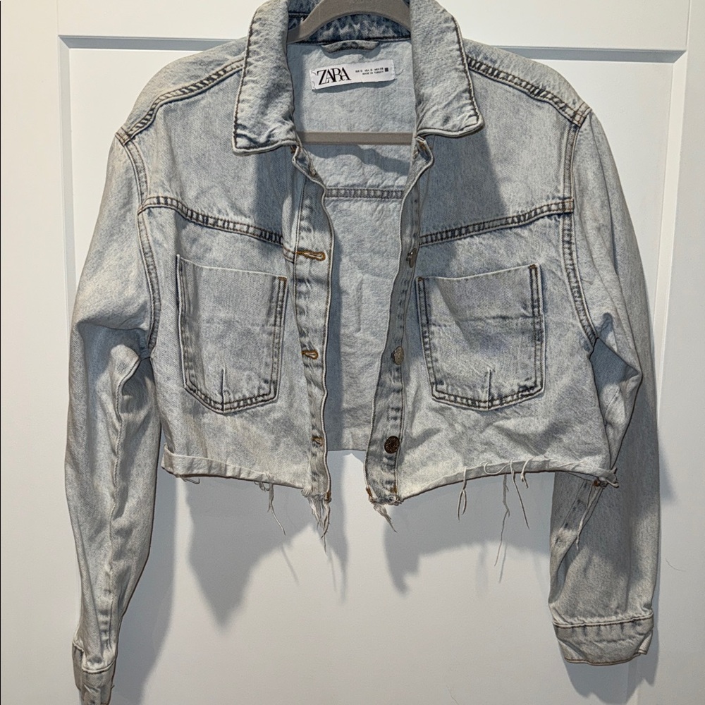 Zara Women's Light Blue Cropped Denim Jacket
